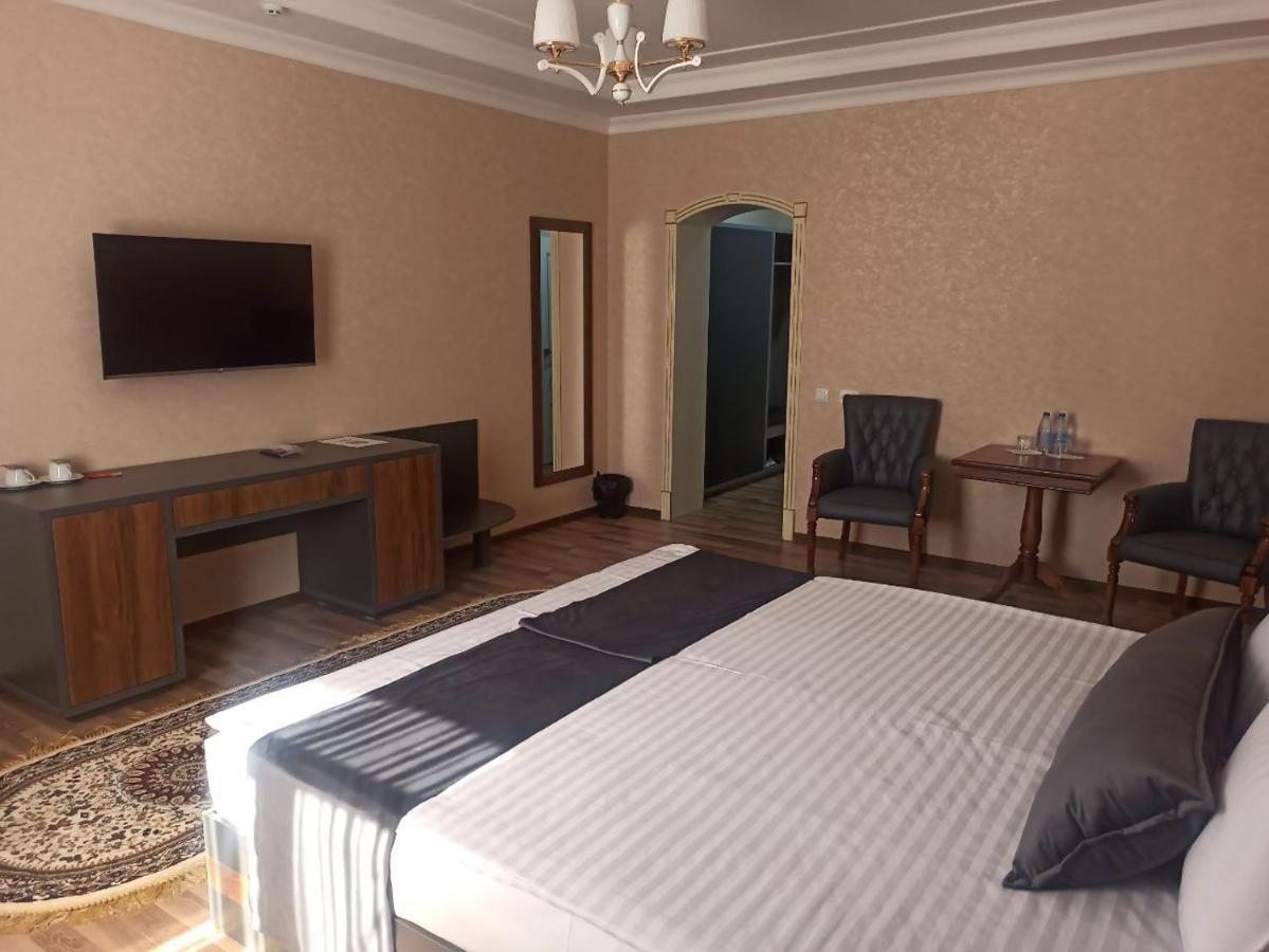 Fayz Hotel อูร์เกนช์ ภายนอก รูปภาพ